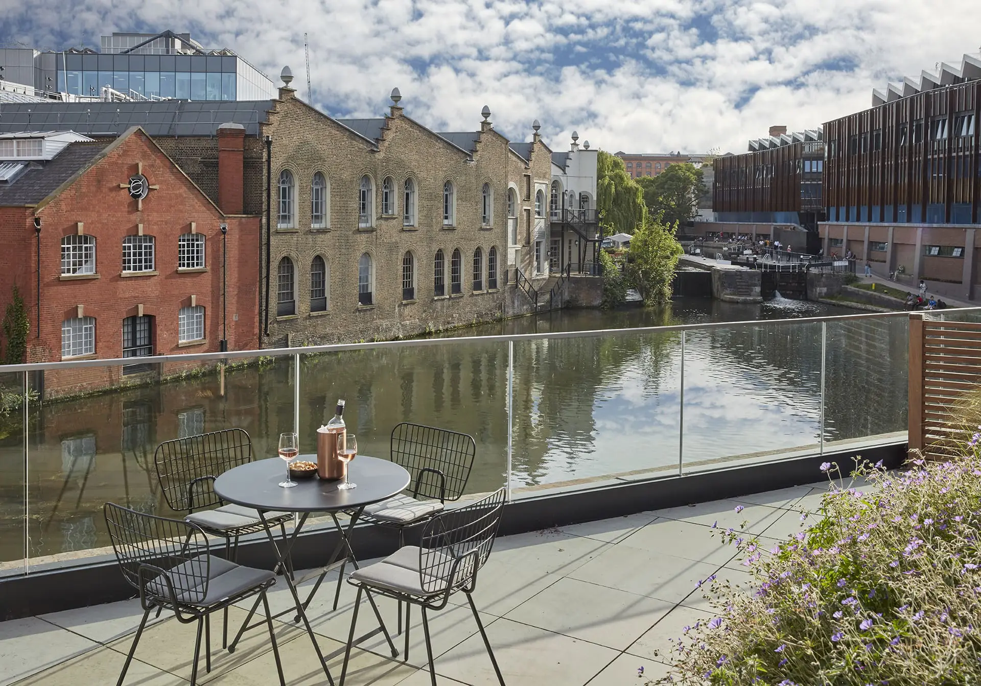 Three bedroom serviced apartment with balcony in Camden London