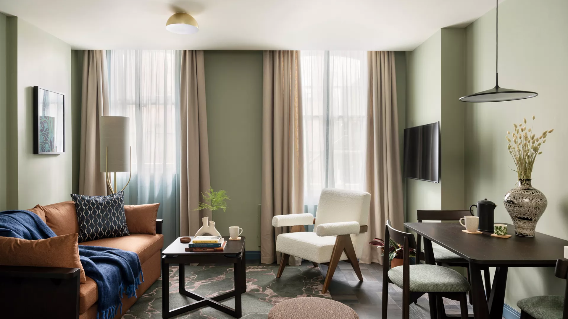 Calm and contemporary living and dining room in London Aparthotels for Emergency Housing for Insurance Claims